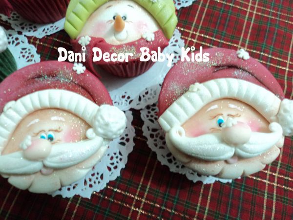 Cupcake decorado natalino Papai noel